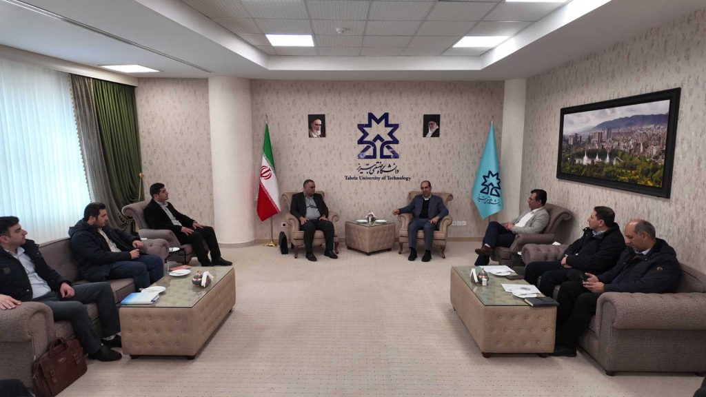 حضور مدیران شرکت سولار پمپ در محل دانشگاه صنعتی تبریز